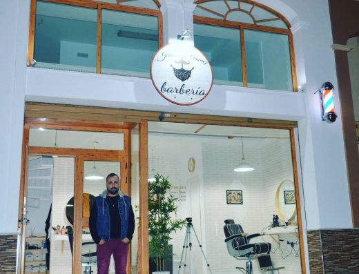 Amasar arrendamiento Adentro Barbería Jaime Jiménez, con peluquería infantil en Rincón de la Victoria