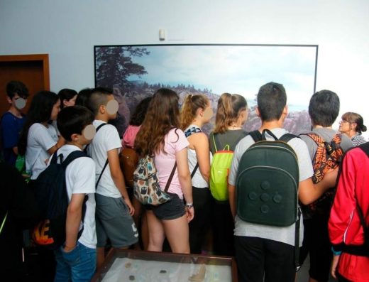 Visita escolar a los Yacimientos Arqueológicos de La Araña (Málaga)