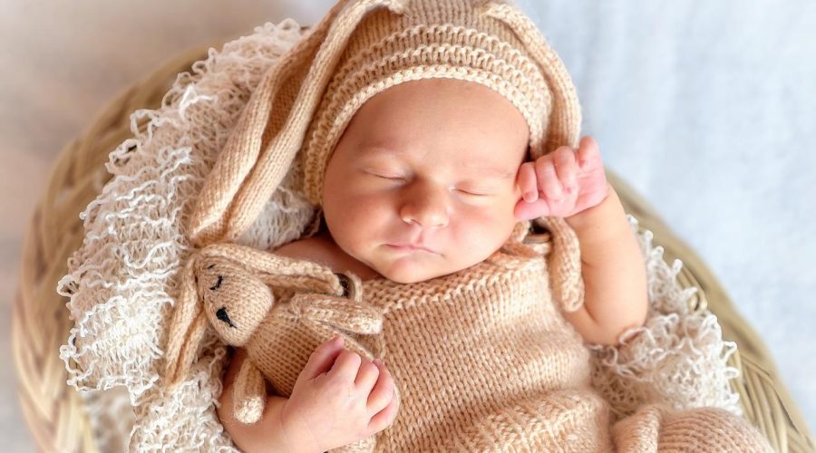 Los 7 tejidos más recomendables para comprar la ropa de tu bebé