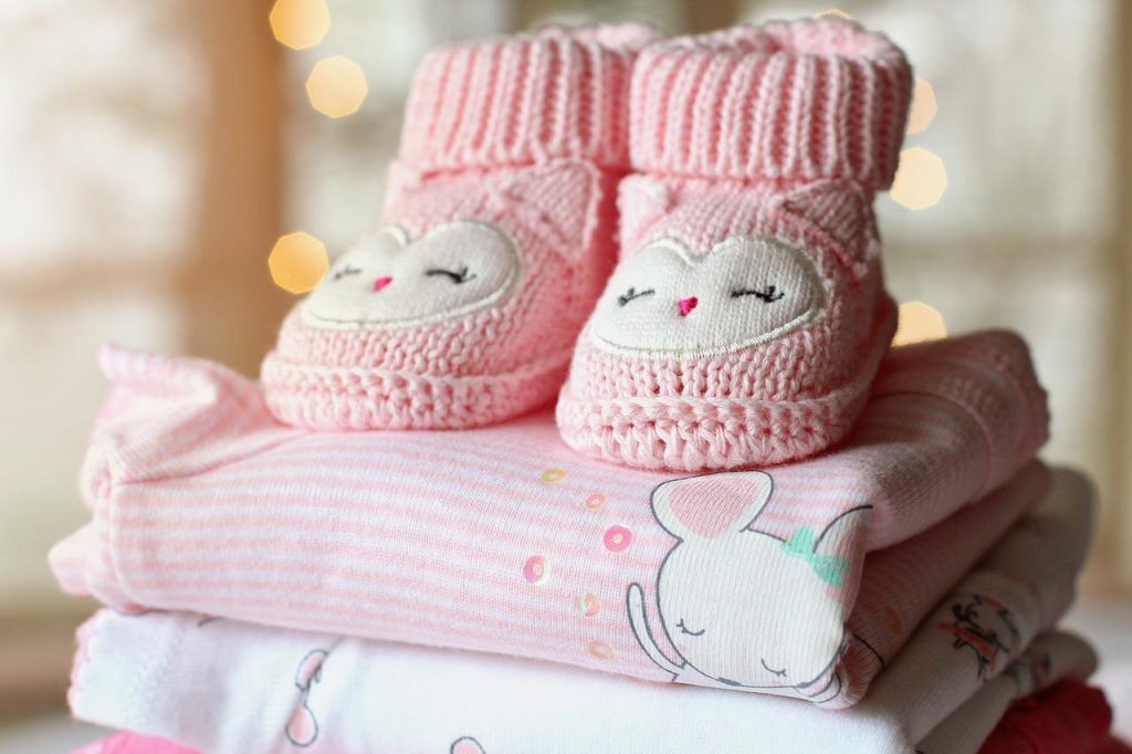 Tejidos más recomendables para elegir la ropa de tu bebé