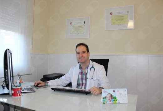 Pediatra Dr. Javier Salas Salguero en Jerez de la Frontera, Cádiz